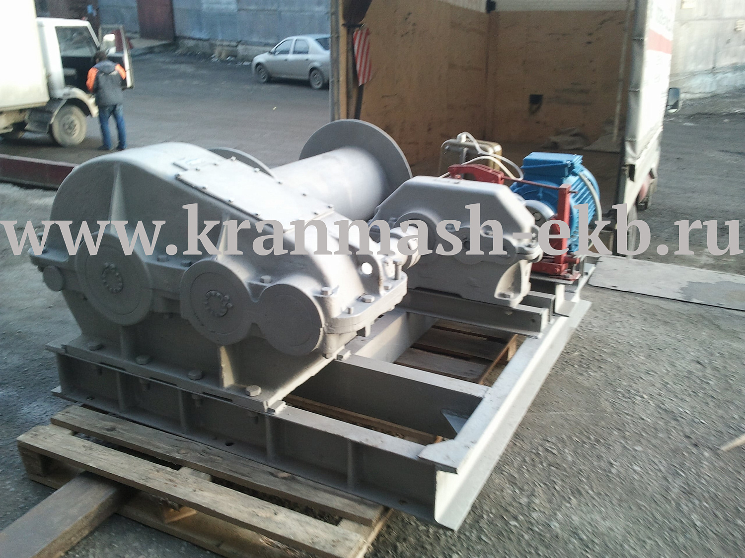 Лебедка тяговая ТЛ-10А Лебедка тяговая ТЭЛ-10